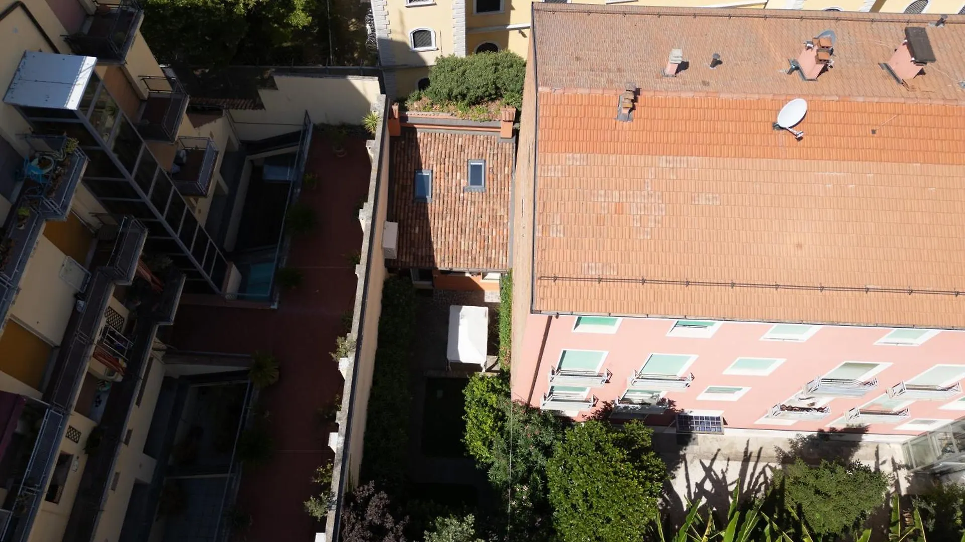 Isaia Garden -Private Garden Spa Bath Bolognarooms Holiday home Bologna
